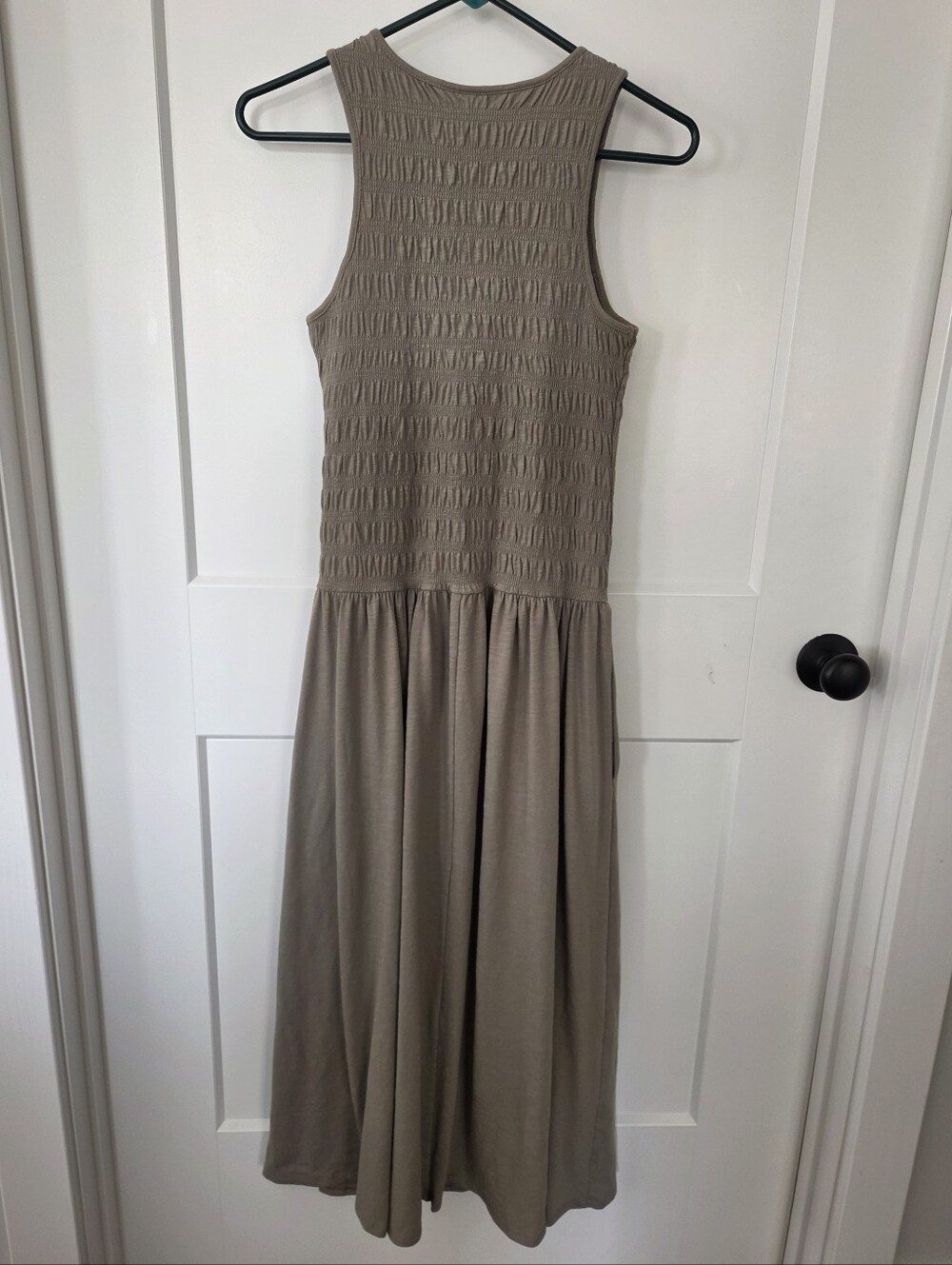 Universal Thread Sage Green Smocked Halter Midi Dress. Size M. #KC - Picture 3 of 8
